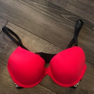Victorias Secret Wear Everywhere 32D Push Up Bra